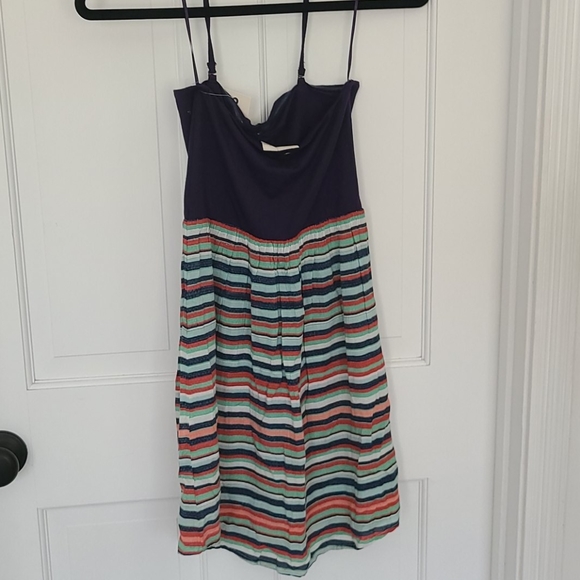 Roxy - Picture 4 of 6